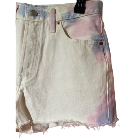 NEW LEVI’S White And Watercolor Pink/Blue/Purple 501® Jean Shorts Size W29 - Picture 7 of 15